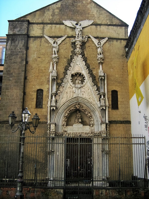 facciata cappella san giovanni dei pappacoda a napoli