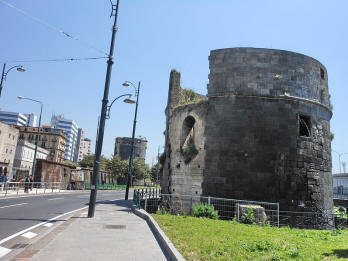 resti castello del carmine napoli