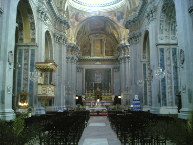 interno chiesa santa maria degli angeli a Pizzofalcone