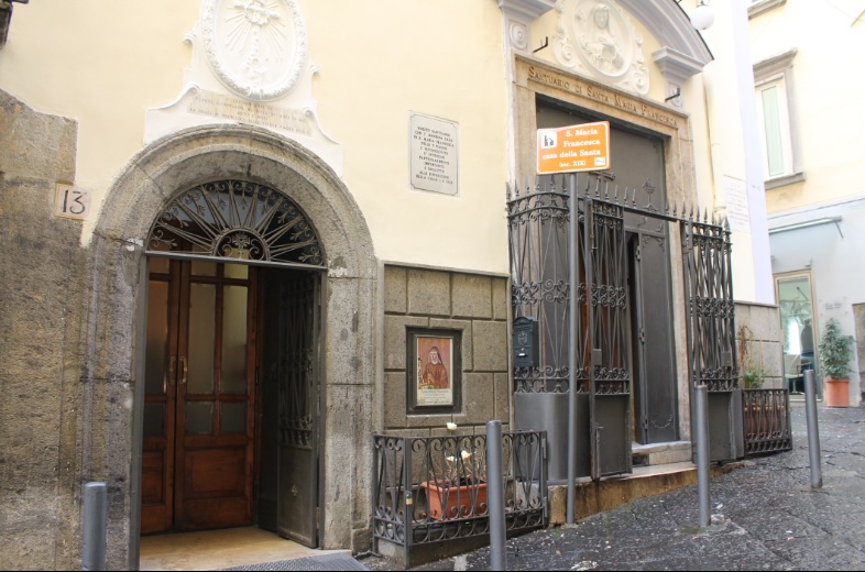 facciata Chiesa di Santa Maria Francesca delle Cinque Piaghe