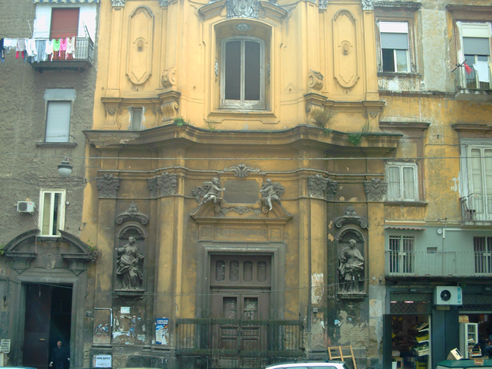 Неаполь - Восстановление церкви Санта-Мария-ла-Колонна