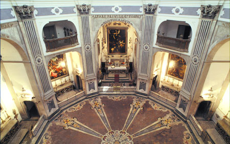 interno chiesa del pio monte della misericordia