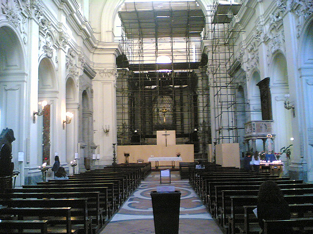 interno chiesa san pietro martire