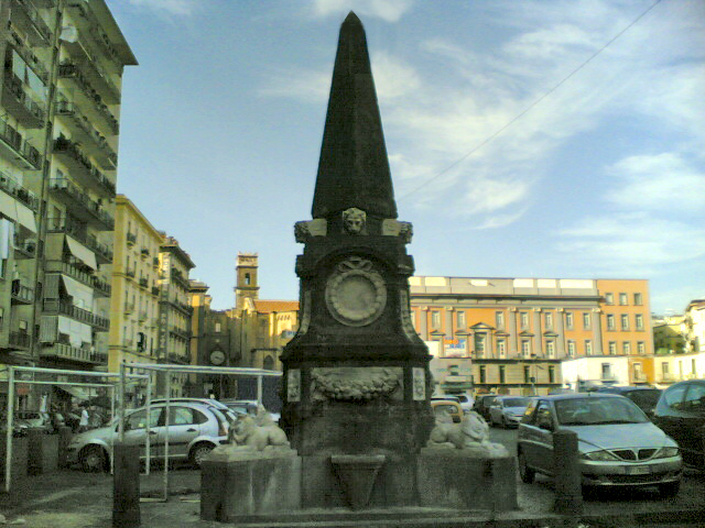 fontana piazza mercato napoli