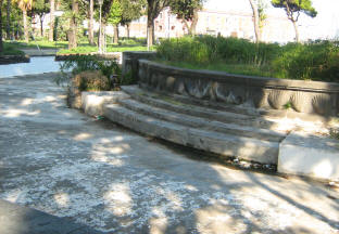 fontana papiri napoli