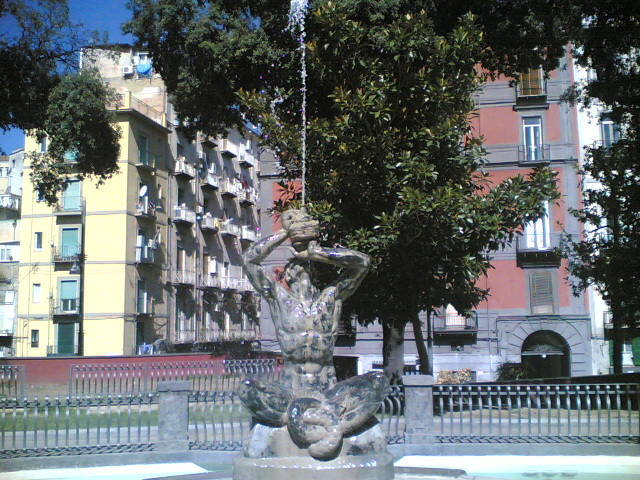 statua tritone napoli