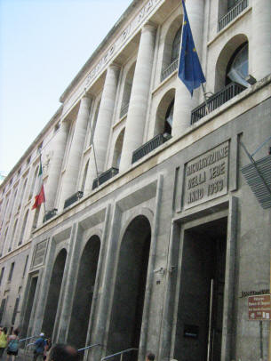 facciata palazzo del banco di Napoli