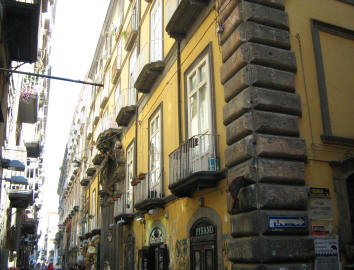 palazzo carafa della spina napoli