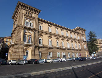 facciata palazzo caravita di sirignano a napoli