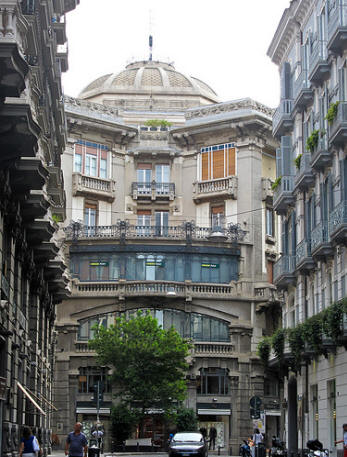 facciata palazzo mannajuolo a napoli