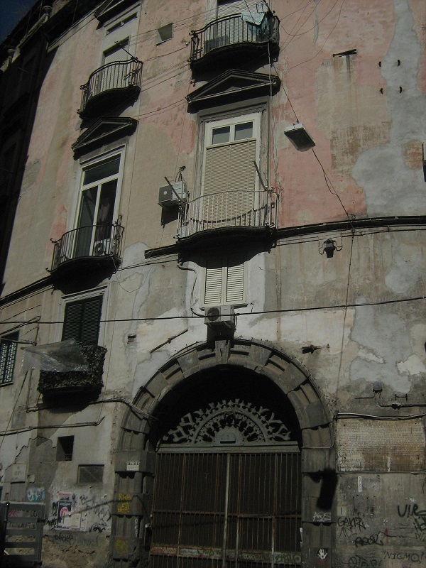 portale palazzo palmerice napoli