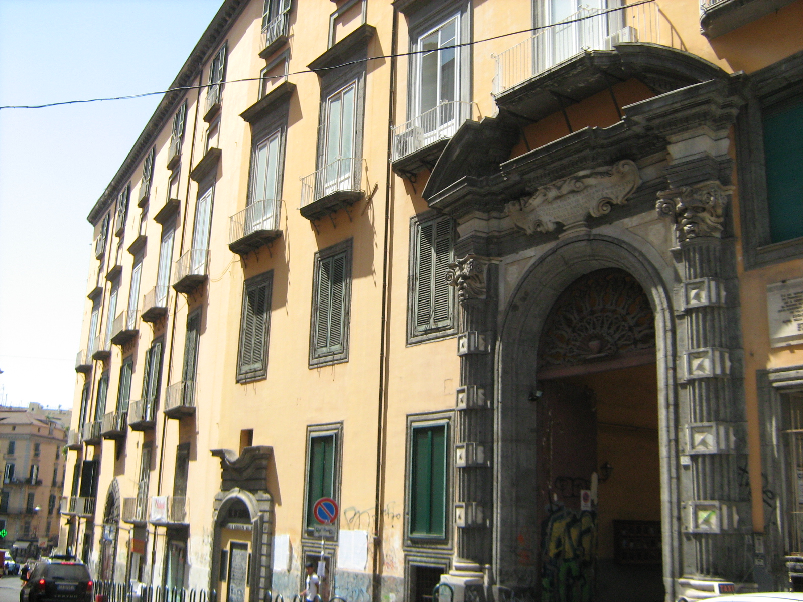 facciata palazzo pignatelli monteleone napoli