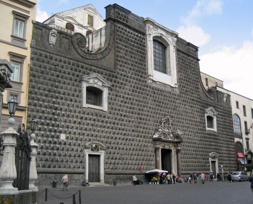 facciata palazzo sanseverino a napoli